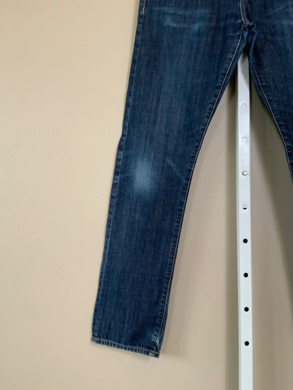 American Eagle Distressed Wash Slim Jeans